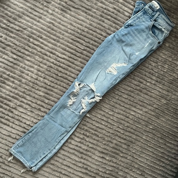 Abercrombie & Fitch Light Wash Destroyed Skinny Jeans - Picture 1 of 4
